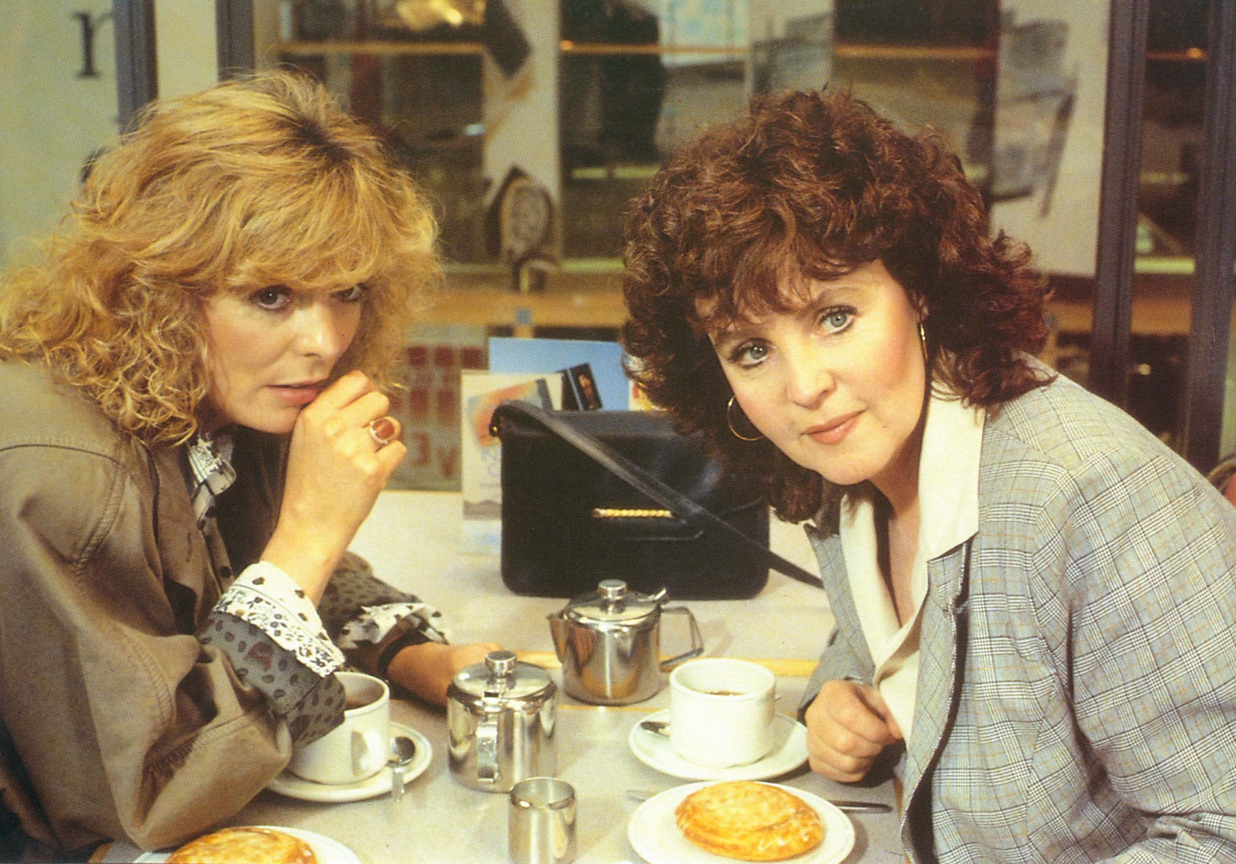 Editorial use only. No book cover usage. Mandatory Credit: Photo by Moviestore/Shutterstock (1601723a) Shirley Valentine, Alison Steadman, Pauline Collins Film and Television